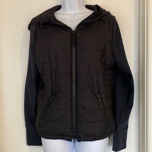 Athleta quilted jacket in black and navy. Size M.